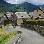 بيت للعطل Le Nid Du Castillon-de-Larboust
